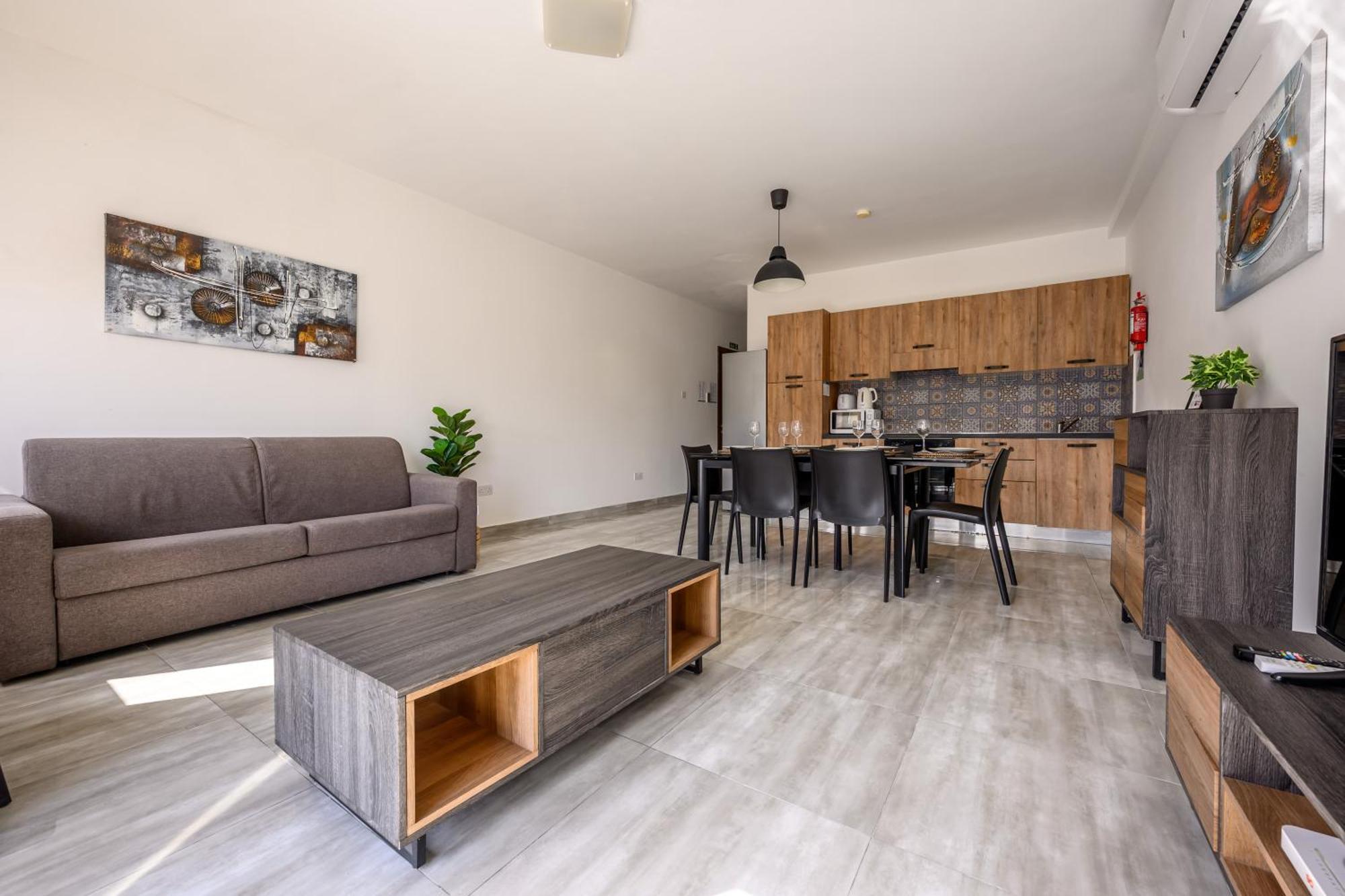 F11 Room 2, Private Room Two Single Beds Shared Bathroom In Shared Flat مسيدا المظهر الخارجي الصورة